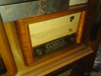 Predám historické rádio Tesla 521A "Populár"