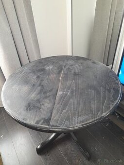 Predam okruhly stol z masivu, 90cm priemer, rozkladaci