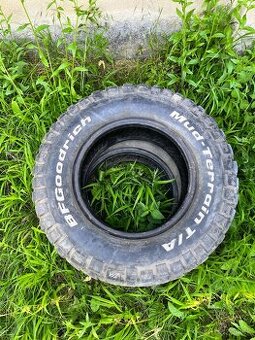 Bf goodrich Mudterraine 235/75 r15