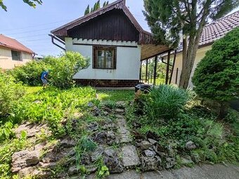 Na predaj zahradka s chatkou a pozemkom.