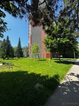 Ponúkam na predaj 3 izb. slnečný byt s balkónom na sídlisku