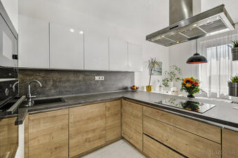 Predaj priestranný 2-izb. byt 58m2 + 4,5m2 balkón, Kazanská,