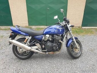Suzuki GSX 750 - 1
