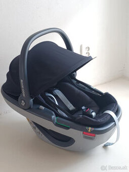 Vajicko Maxi-Cosi Coral 360 Essential Black