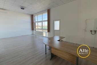 Moderná slnečná kancelária na prenájom