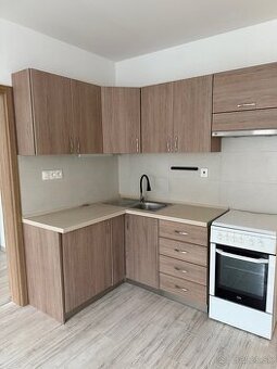 PRENAJOM 1,5 IZBOVY BYT DLHODOBO LACNO,DOBRA LOKALITA