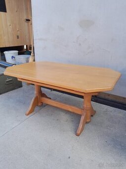 Predám konferenčný stolík masív