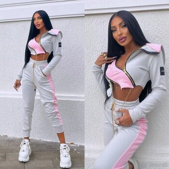 Moderna teplakova crop mikina s retiazkou sivo ruzova NOVA