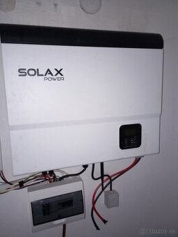 Predám hybridný solárny menič Solax SK-SU3000E - 1
