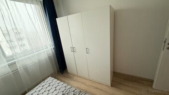 Darujem šatníkovú skriňu - za odvoz