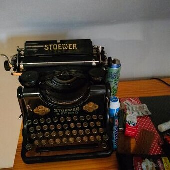 Starí písací stroj