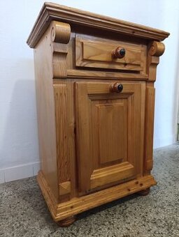 Noční stolek, komoda z masivu – rustikální styl -