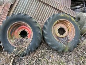 Predám kolesa na starý kombajn 2ks