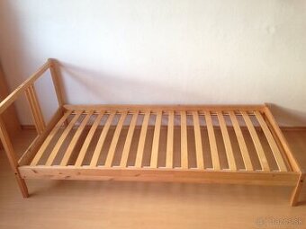 Drevená posteľ IKEA