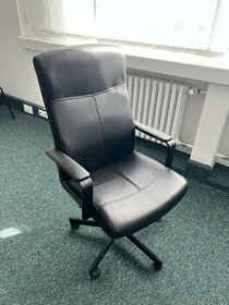Otočná stolička IKEA MILLBERGET čierna - 1