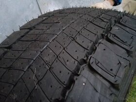 1ks pneu 295/60R22,5 Michelin