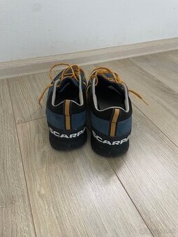 Turisticke topanky Scarpa