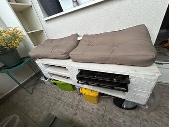 Biele Paletove sedenie na kolieskach+podsedaky