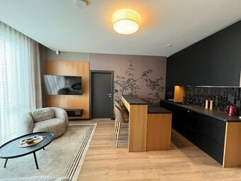 NA PRENÁJOM LUXUSNÝ, ZARIADENÝ 3IZBOVÝ APARTMÁN, KE SEVER