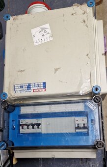 Rozvádzač 400V 230V 24V