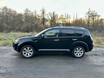 Mitsubishi Outlander 2.4 4x4 benzín – 7-miestne rodinné SUV