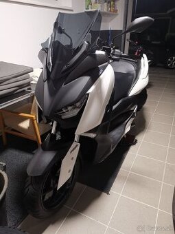 Yamaha xmax 300