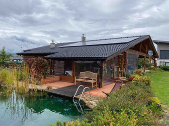 Na predaj dom snov–rodinné sídlo s jazierkom na kúpanie a pa