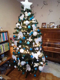 Umelý vianočný stromček