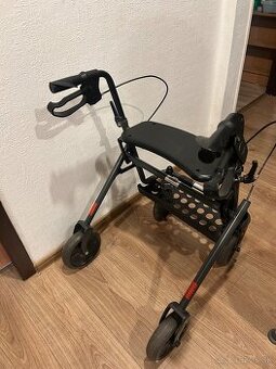 Chodítko s plošinou na sedenie