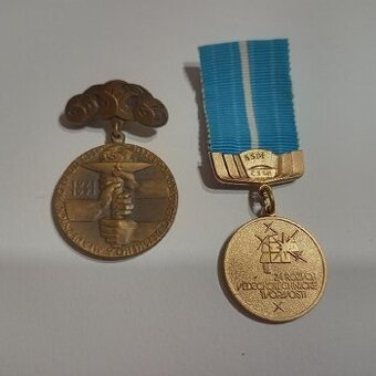 ODZNAKY SSM  8 kusů