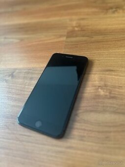 Predám IPhone 8 plus super stav