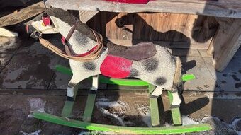 Retro hojdací kôň