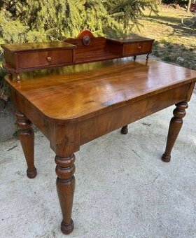 Písací stôl s nadstavbou