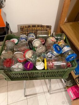 Predám sklenené zaváraninové poháre aj s viečkami