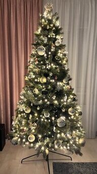 Umelý vianočný stromček