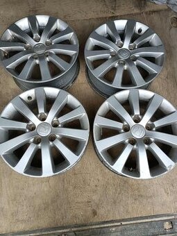 4ks alu disky orig. Honda 5x114,3 r16