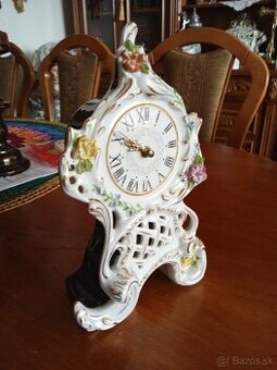 Porcelánové hodiny