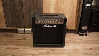 Predám tranzistorové kombo Marshall MG15CFX