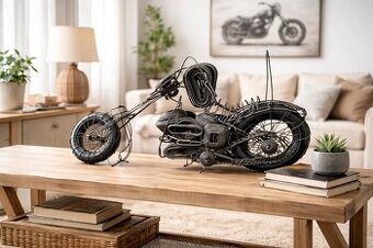 Veľká kovová motorka - dvojvalcový Chopper