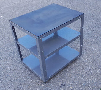 Predám kovový pojazdný dielenský stolík / policu