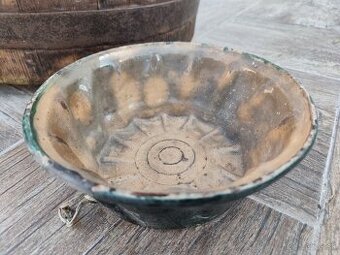 Stará hlina forma na bábovku