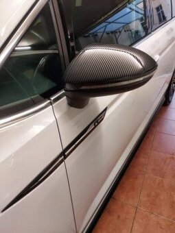 KARBONOVE KRYTY spätných zrkadiel.