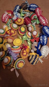 veľkonočné vajíčka a obrusy