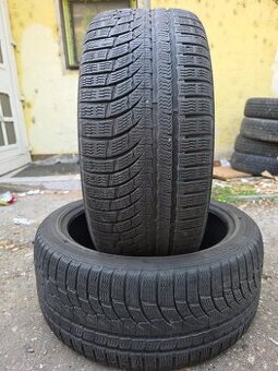 Ponúkam 2 zimné pneumatiky Nokian Winter 235/40 R19