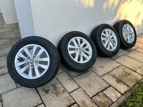 Hliníkové disky s pneumatikami na Volkswagen Transporter