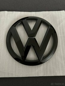 VW znak na Golf 7 predný