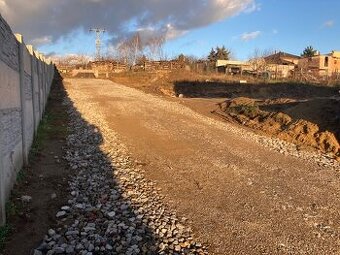 Stavebný pozemok 1000 m2 Vinohrady nad Váhom