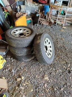 Predám letné pneumatiky na Suzuki samurai 205/70 R15