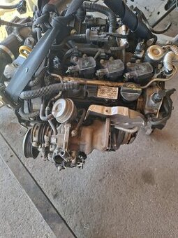Motor 1.0 EcoBoost Ford M1DD poškodený uchyt