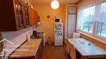 3 izbový byt s balkónom a s výťahom.